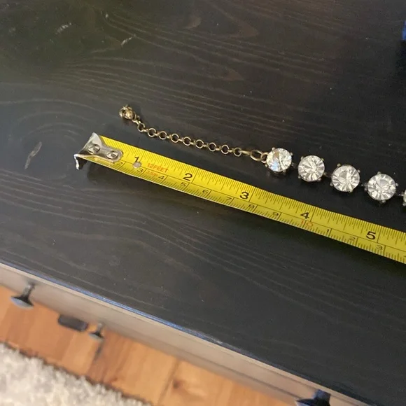 White crystal/faux diamond necklace - Picture 8 of 8